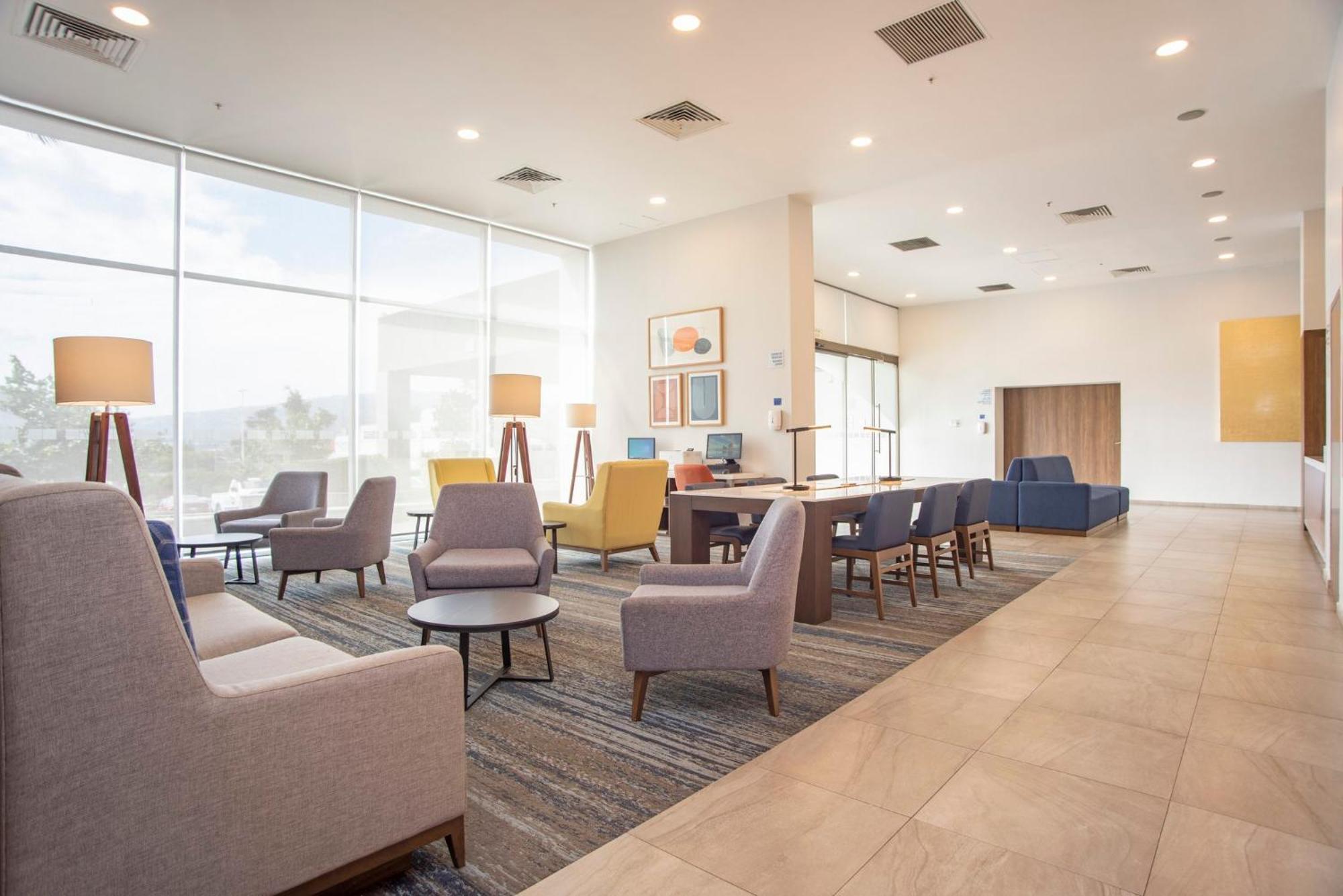 Holiday Inn Express Guadalajara Iteso By Ihg Сапопан Екстер'єр фото