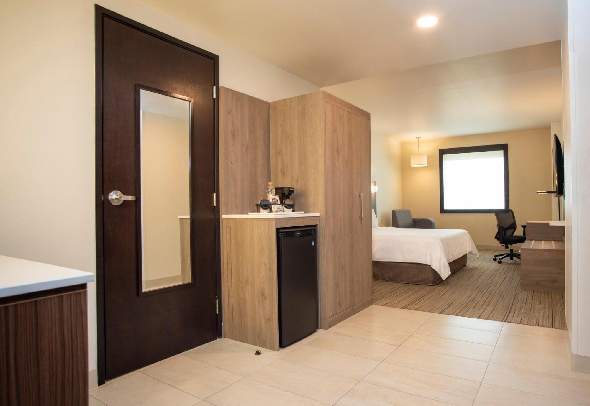 Holiday Inn Express Guadalajara Iteso By Ihg Сапопан Екстер'єр фото