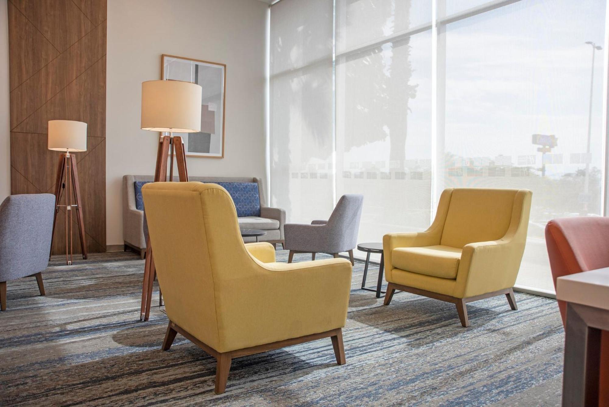Holiday Inn Express Guadalajara Iteso By Ihg Сапопан Екстер'єр фото