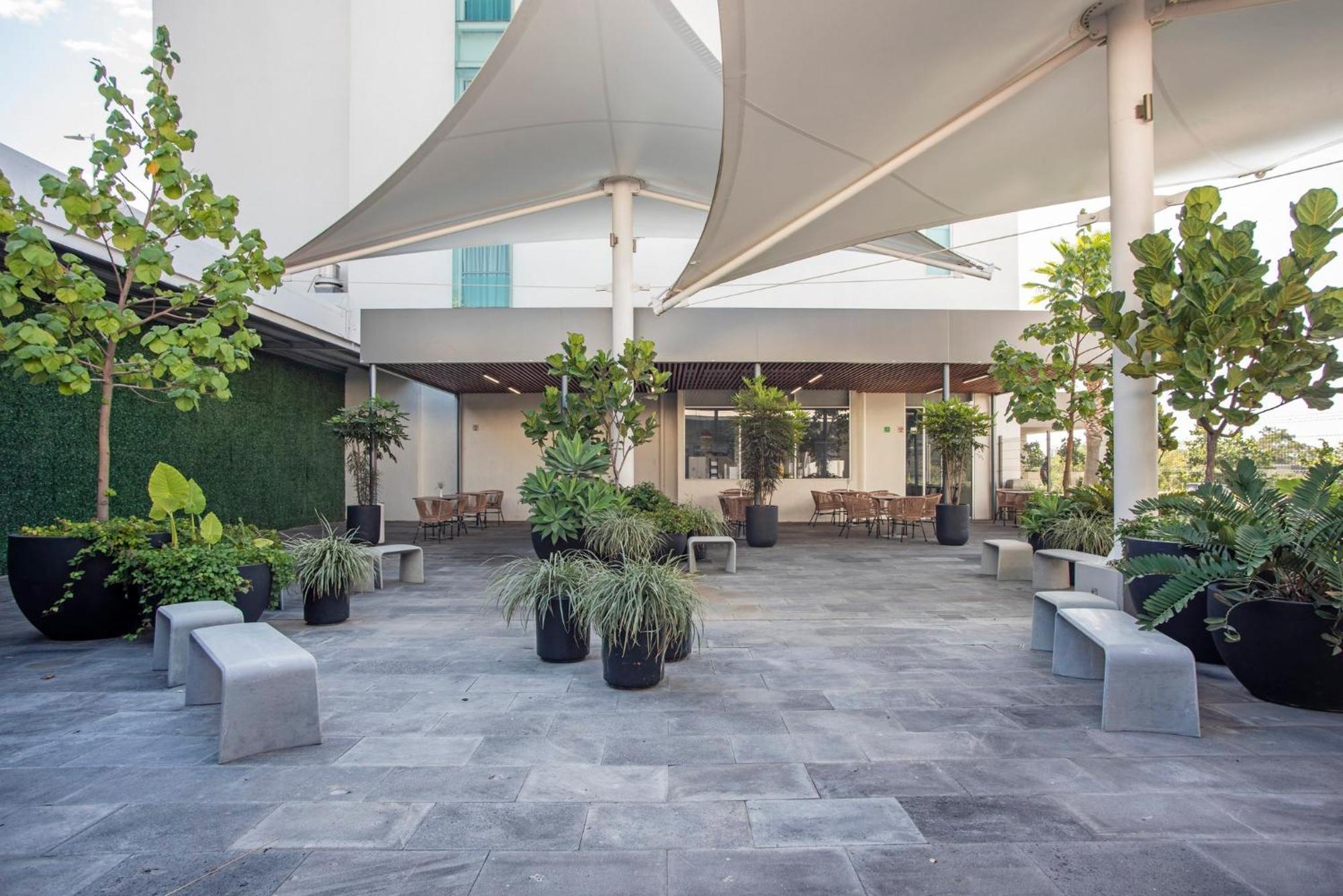 Holiday Inn Express Guadalajara Iteso By Ihg Сапопан Екстер'єр фото