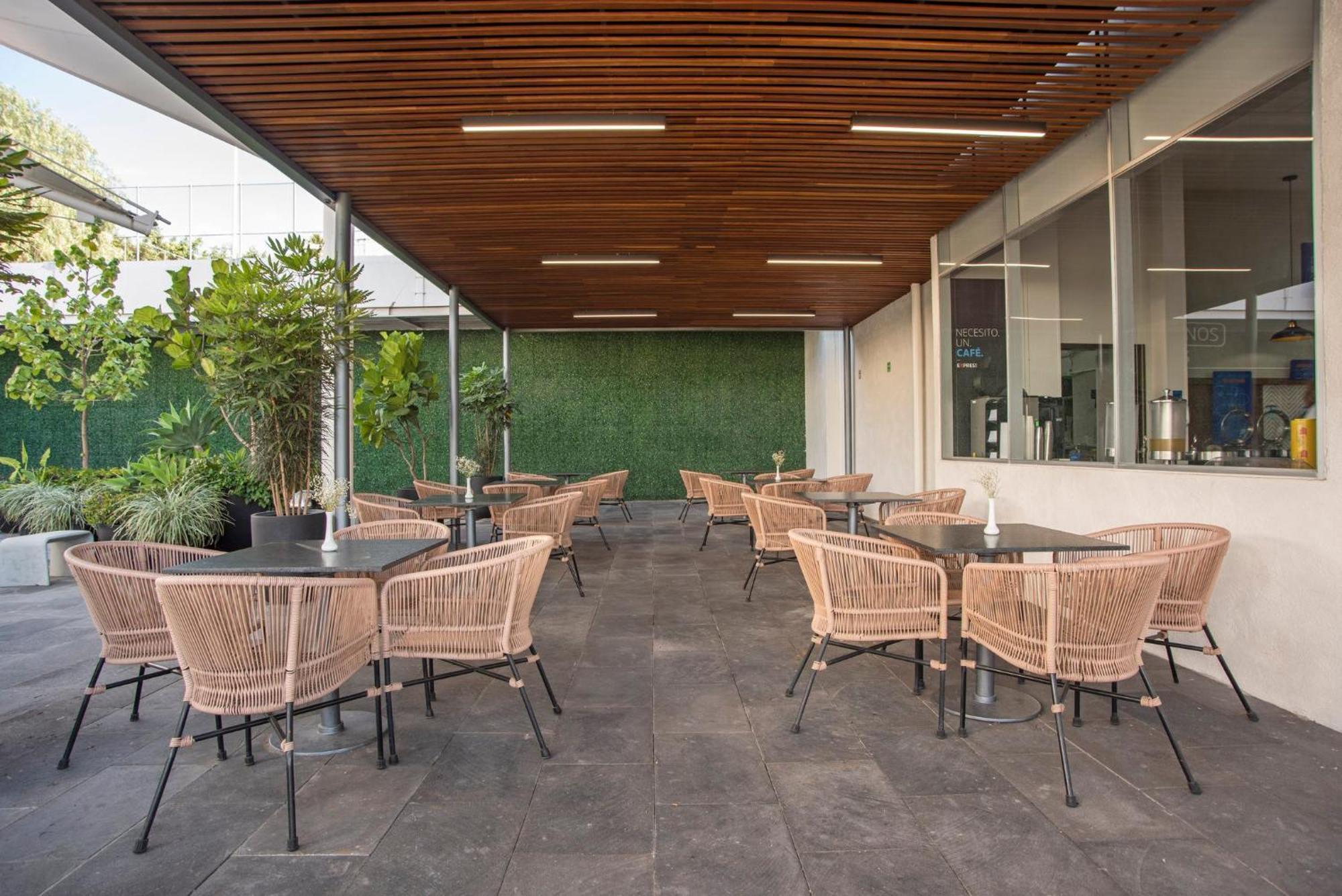 Holiday Inn Express Guadalajara Iteso By Ihg Сапопан Екстер'єр фото